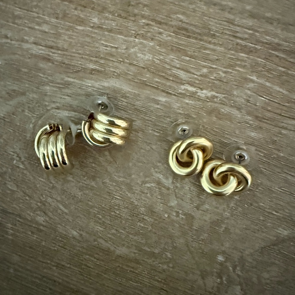 Madewell Gold-Tone Knot and Ribbed Stud Earring Set